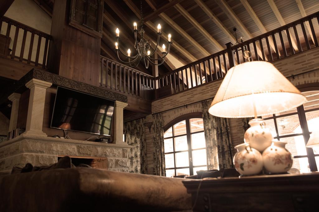 Vila La Casona Del Tormes Almenara de Tormes Exteriér fotografie