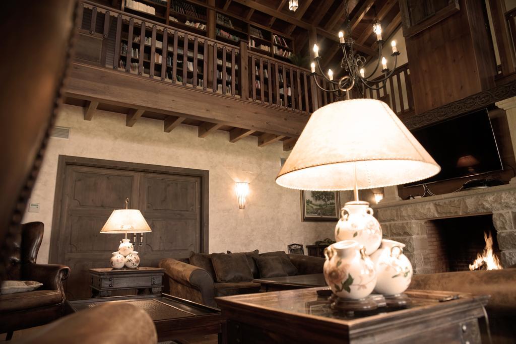 Vila La Casona Del Tormes Almenara de Tormes Exteriér fotografie
