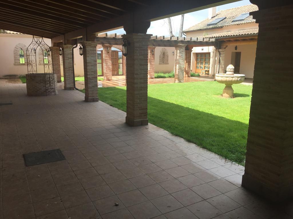 Vila La Casona Del Tormes Almenara de Tormes Exteriér fotografie