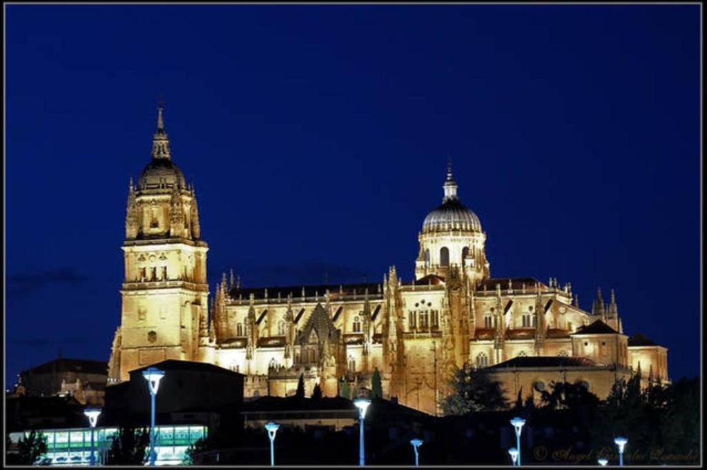 Vila La Casona Del Tormes Almenara de Tormes Exteriér fotografie